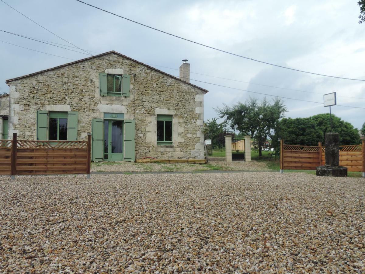Bed and Breakfast La Mirabelle Montazeau Exterior foto