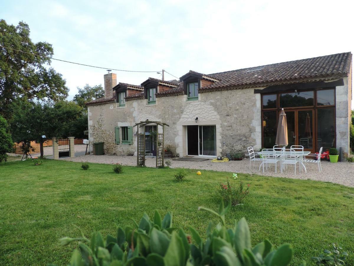Bed and Breakfast La Mirabelle Montazeau Exterior foto